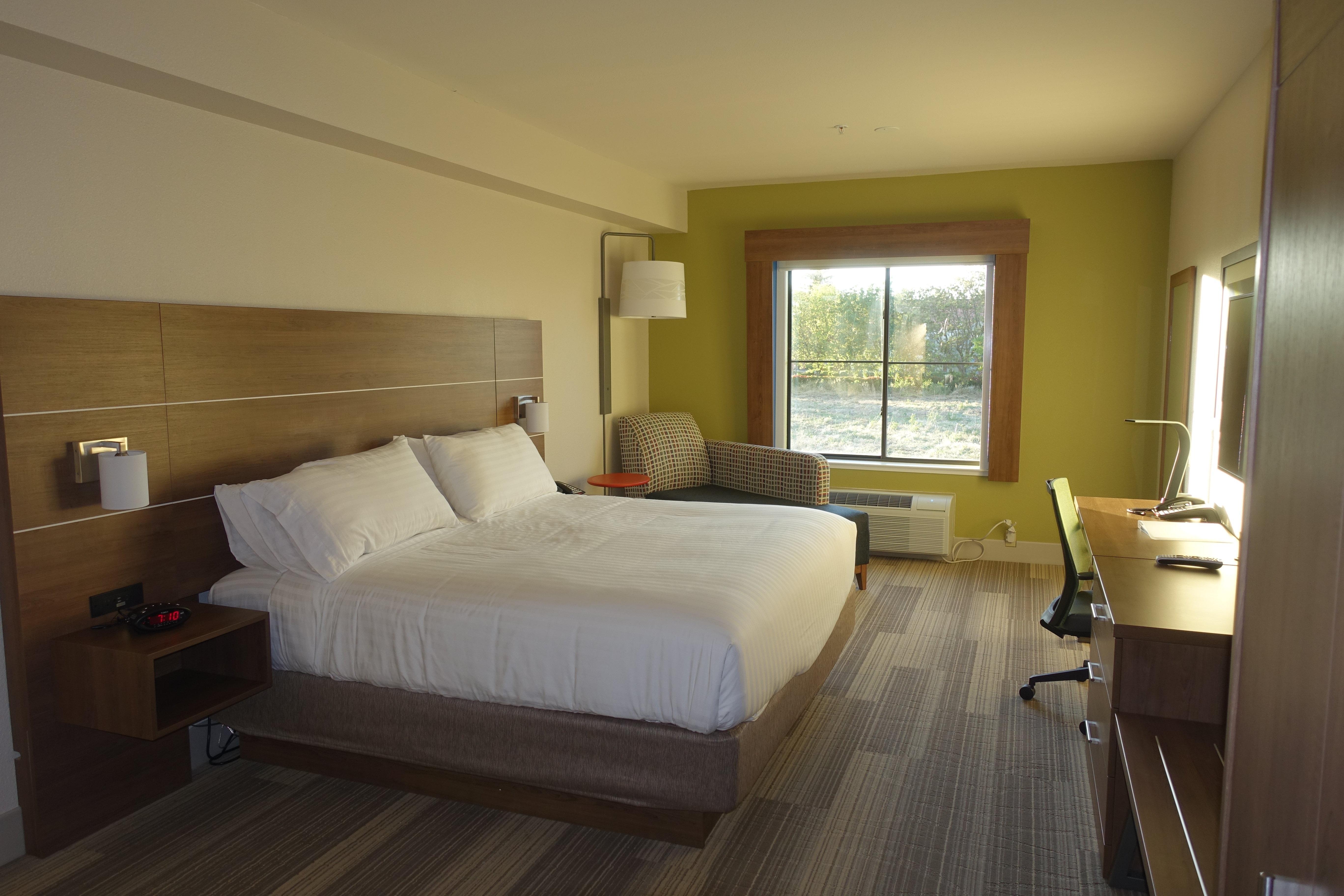 Holiday Inn Express & Suites Brentwood Exteriör bild